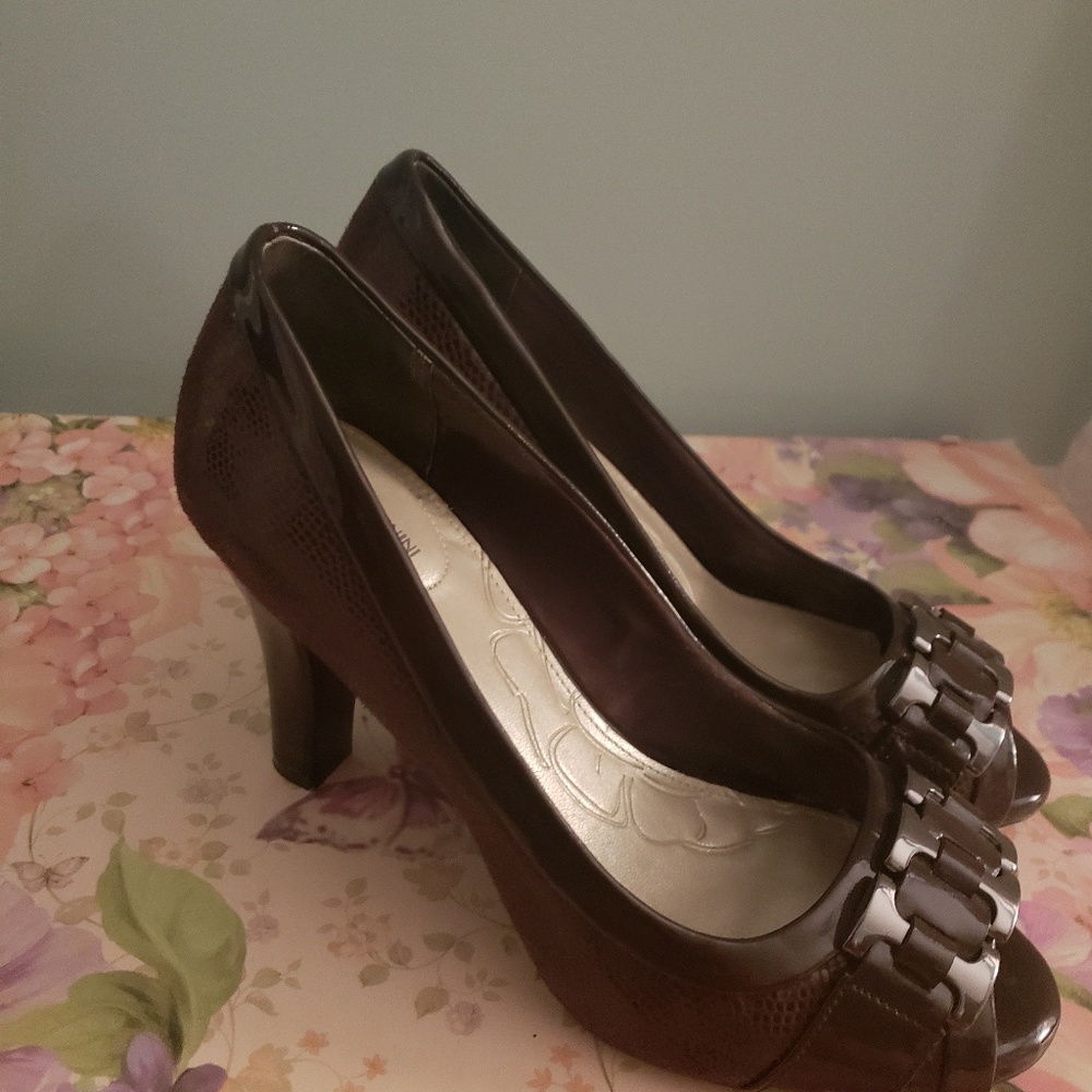 ❤️ GIANI BERNINI SIMONA PATENT LEATHER PEEP TOE HEELS / PUMPS, 6